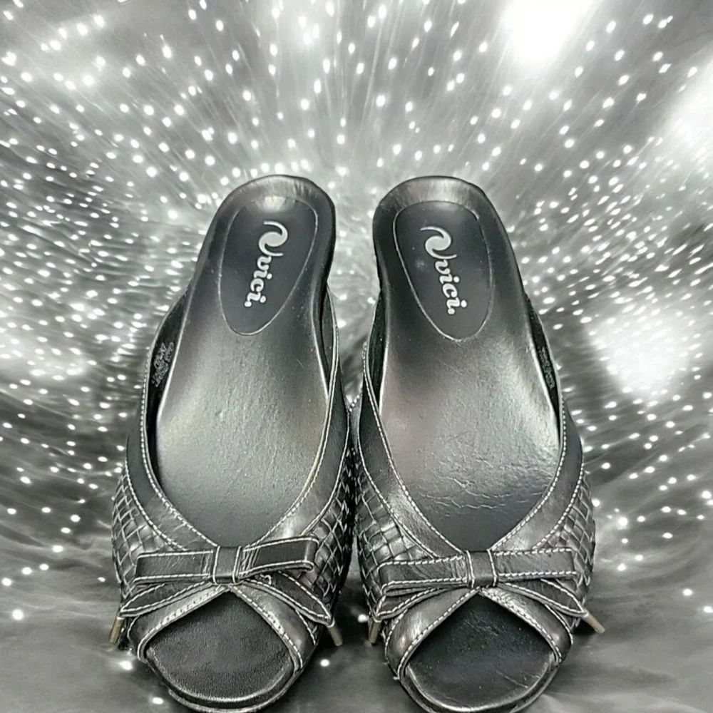 Vici Black Size 8 Weave slides with small heels.